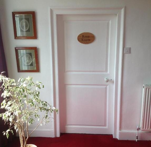 豪华房间, Baron S Grange