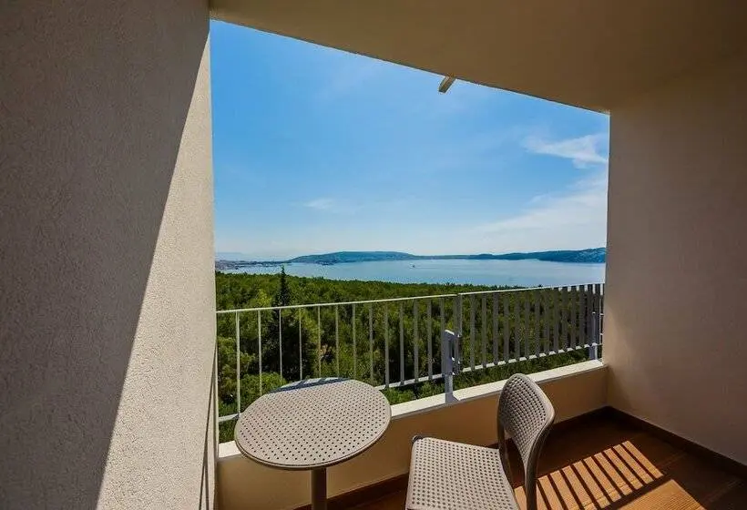 Chambre Familiale Vue Mer, Medena