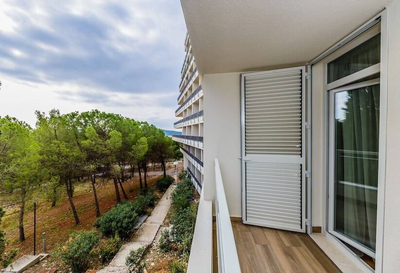 Семейный Номер, Medena