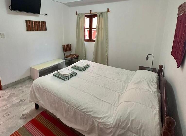 标准三人间, La Colorada Hostal