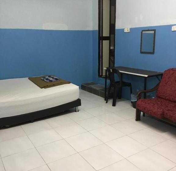 חדר אקונומי, Yb House