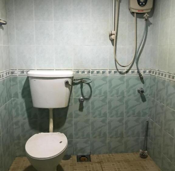 חדר משפחתי, Yb House