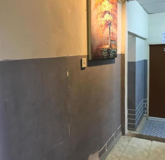 חדר משפחתי חדר אמבטיה משותף, Yb House