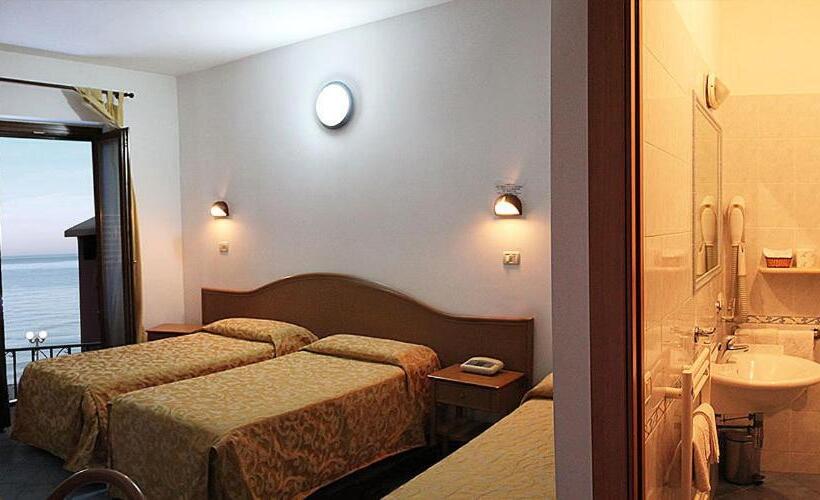 חדר סטנדרט לשלושה, Villa A Mare