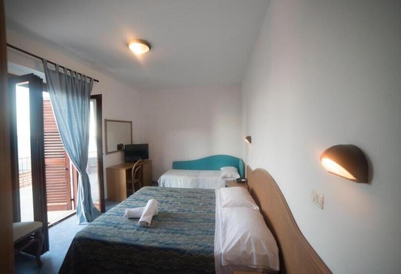 Номер Стандарт Трехместный, Villa A Mare