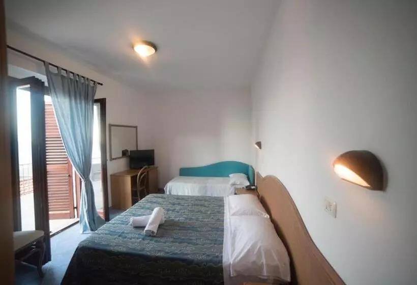 Standard Kolmen Hengen Huone, Villa A Mare