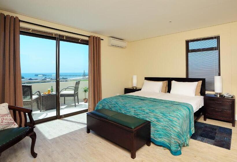 اتاق راحتی با چشمانداز دریا, Beach Hotel Swakopmund
