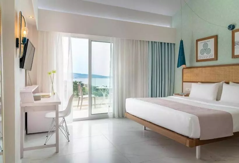 デラックスルーム, Zoe Hotel, Trypiti Beach Resort & Hive Water Park