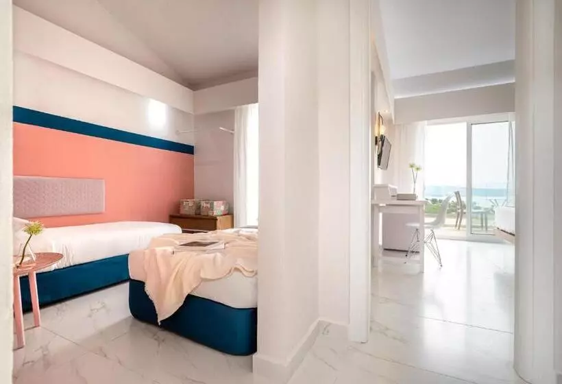 デラックスファミリールーム, Zoe Hotel, Trypiti Beach Resort & Hive Water Park