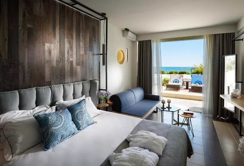 デラックストリプルルーム, Zoe Hotel, Trypiti Beach Resort & Hive Water Park