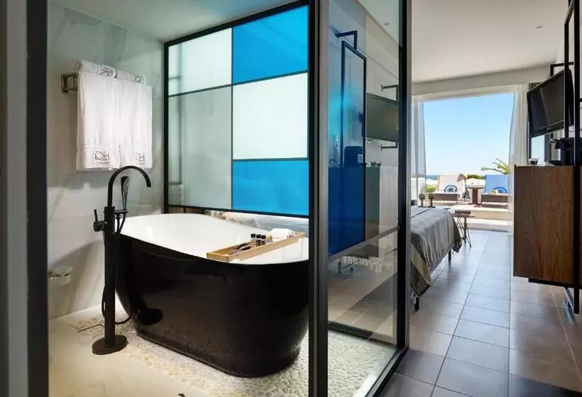 デラックストリプルルーム, Zoe Hotel, Trypiti Beach Resort & Hive Water Park