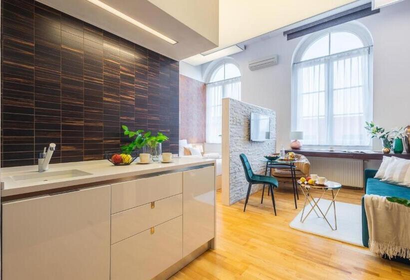 סוויטה, Dikul Market Square Wroclaw