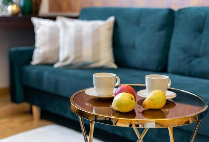 סוויטה, Dikul Market Square Wroclaw