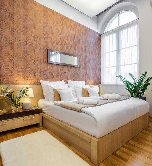 סוויטה, Dikul Market Square Wroclaw