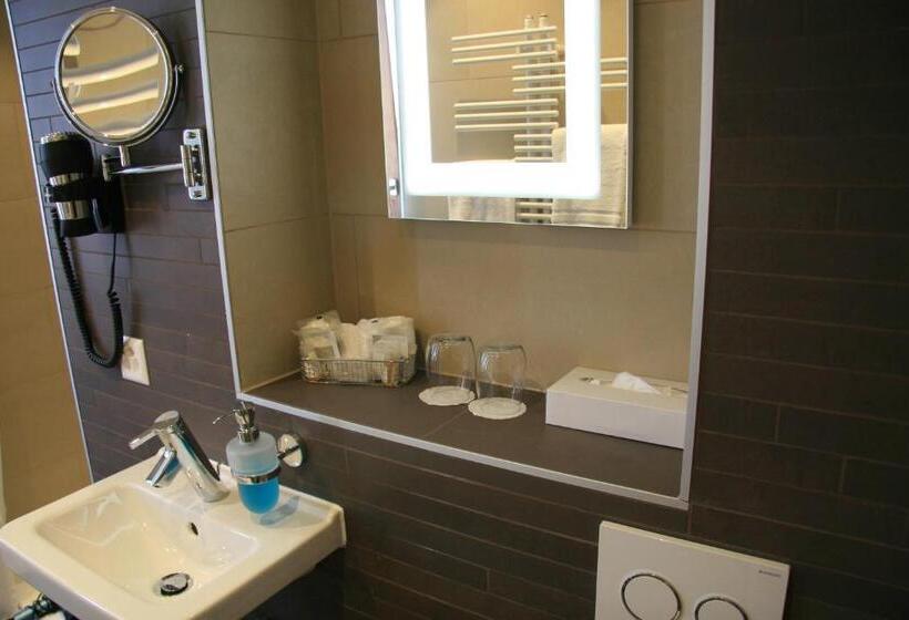 コンフォートルーム, Eremitage