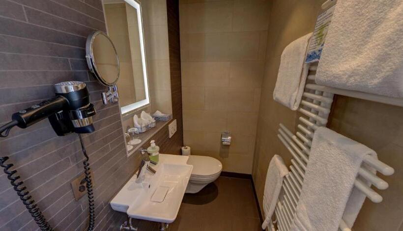 コンフォートトリプルルーム, Eremitage