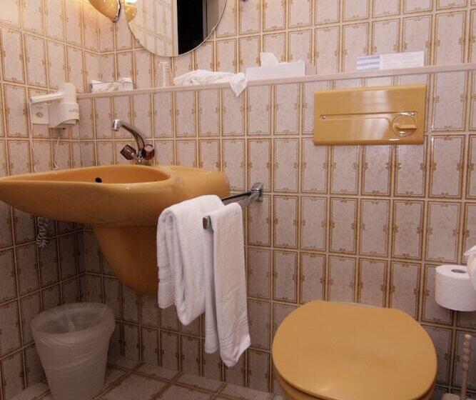 コンフォートルーム, Eremitage