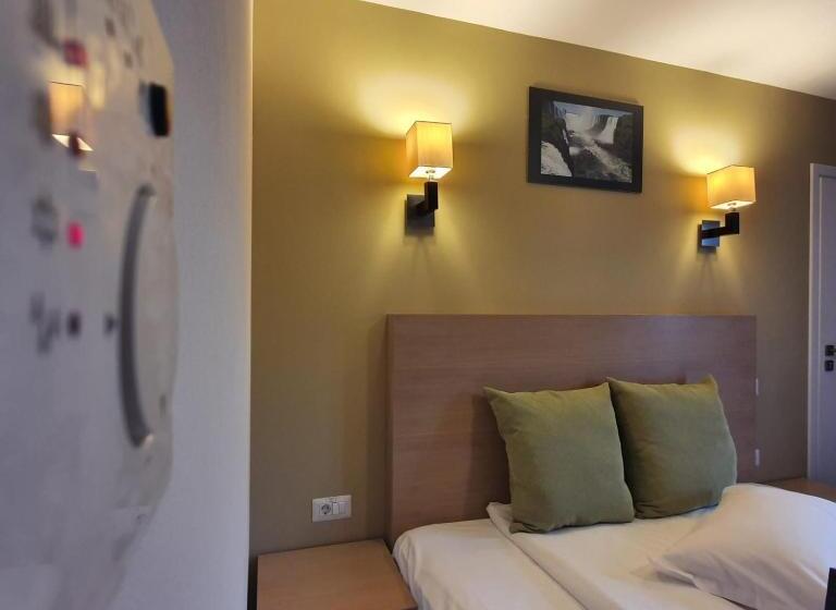 חדר סטנדרט, Escalade