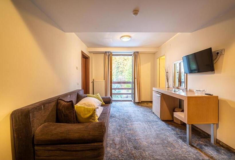 סוויטה, Escalade