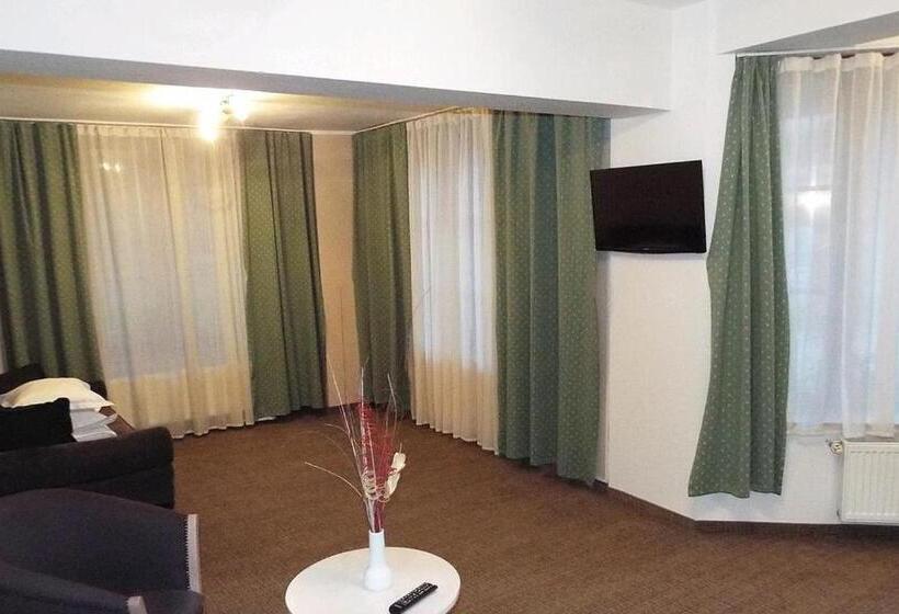 סוויטה, Escalade