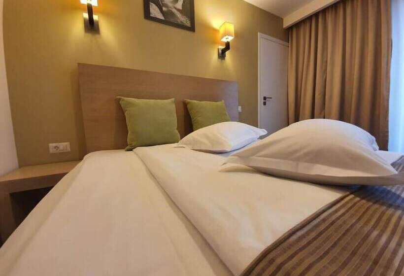 חדר אקזקיוטיב, Escalade