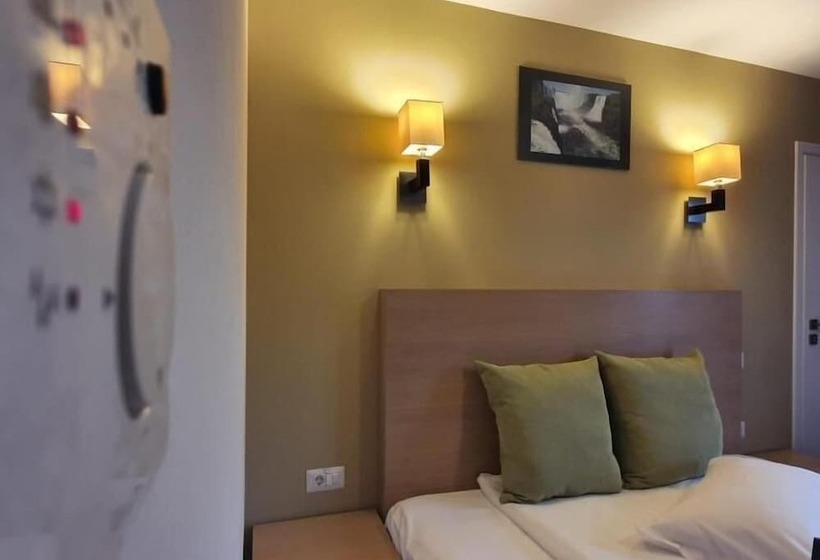 חדר אקזקיוטיב, Escalade