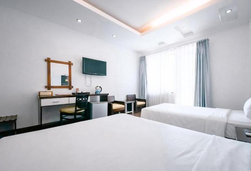 اتاق لوکس سه تخته, Happy Light Central Nha Trang