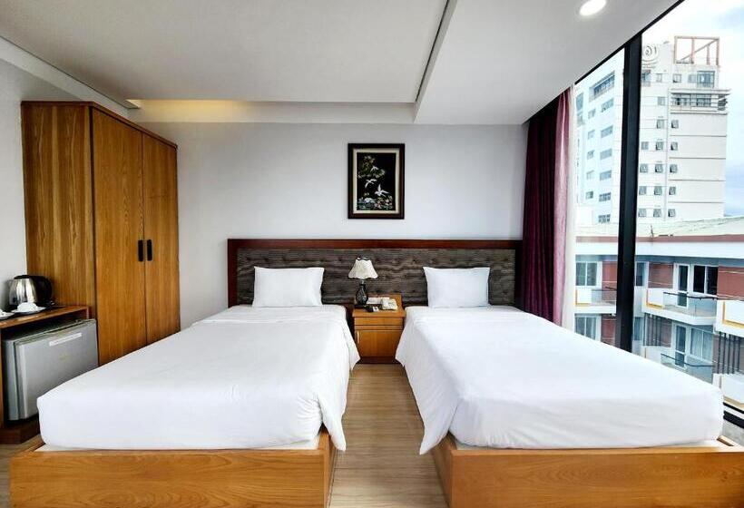 سوئیت اجرایی با چشمانداز دریا, Happy Light Central Nha Trang