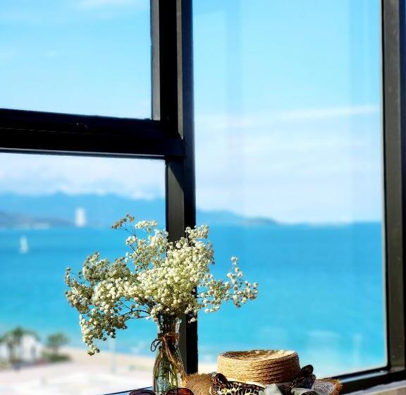 سوئیت اجرایی با چشمانداز دریا, Happy Light Central Nha Trang