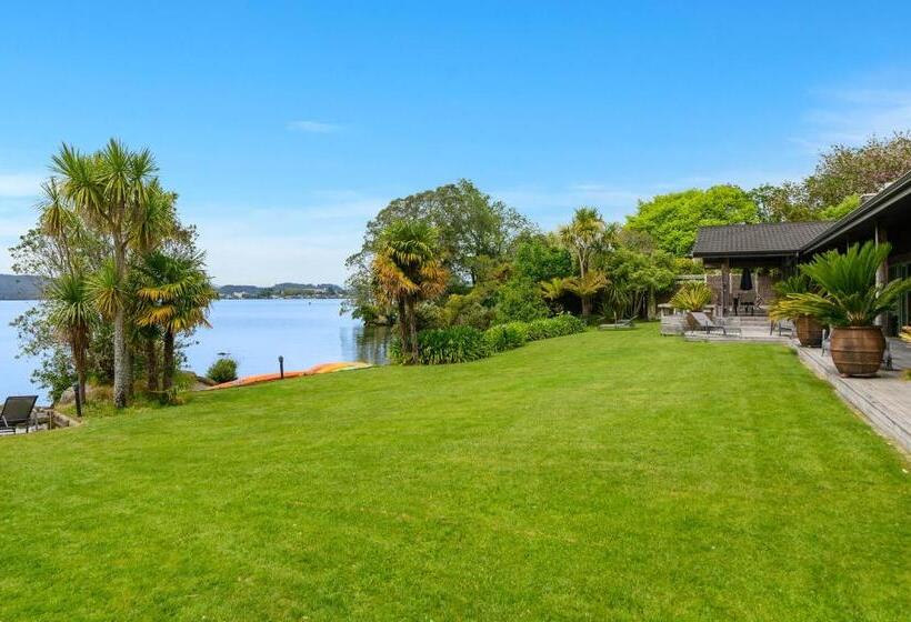 Номер Премиум, Koura Lodge