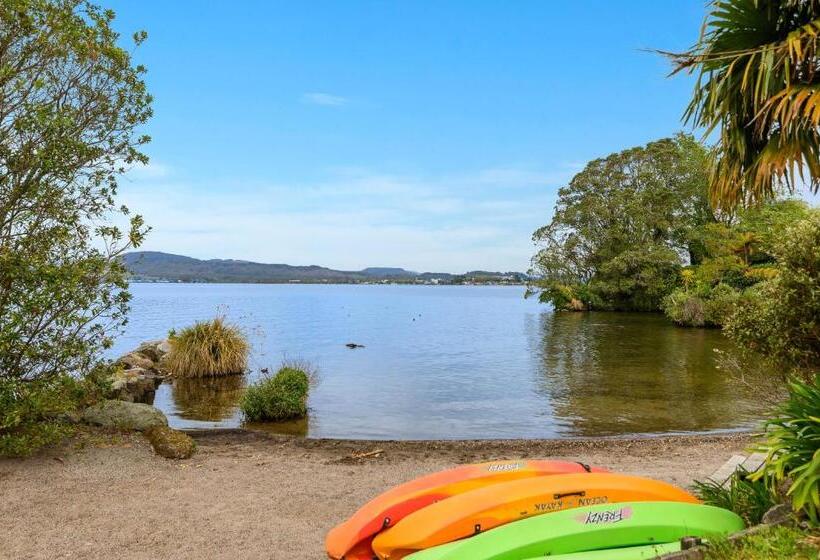 Люкс Премиум, Koura Lodge