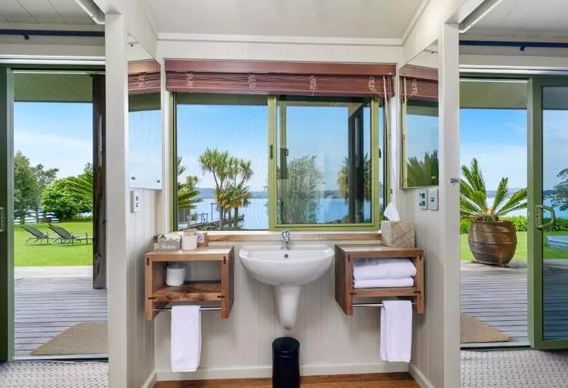 سوئیت پریمیوم, Koura Lodge