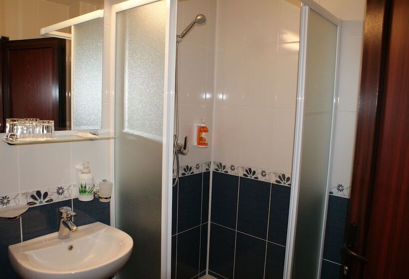 اتاق استاندارد, Premiere