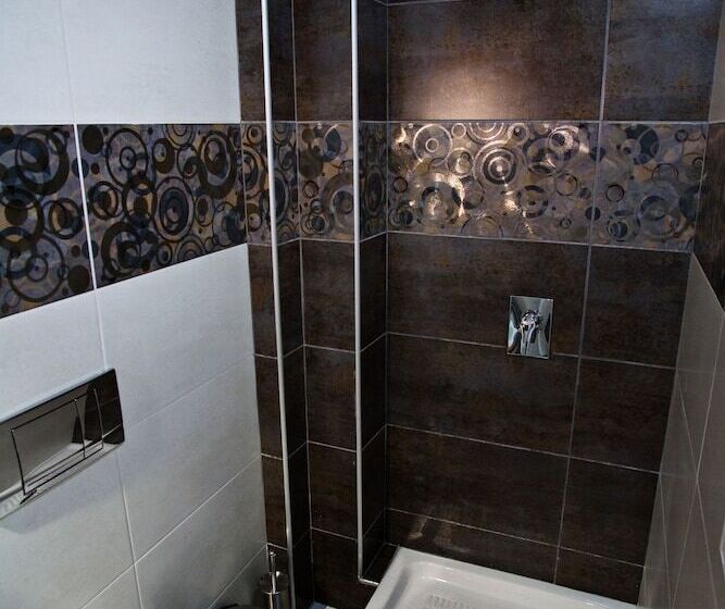 غرفة قياسية, Rg Status