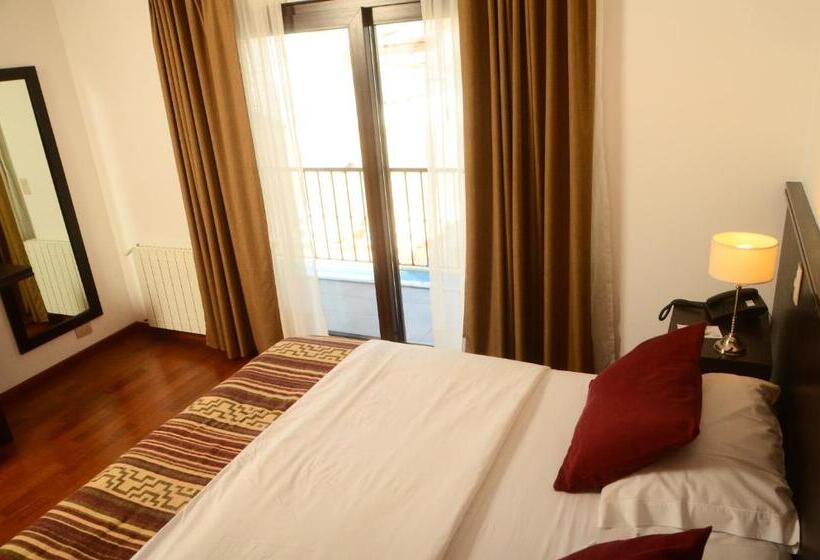 Deluxe Kamer, Roble Blanco