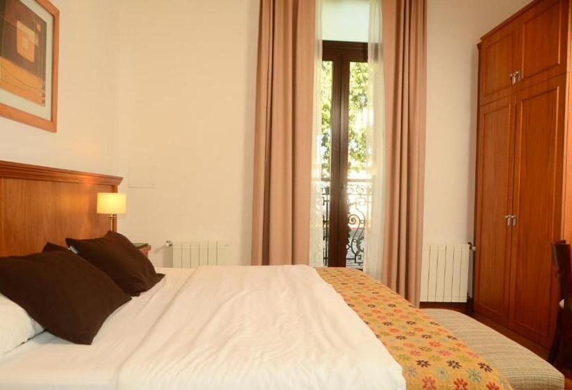 Comfort Driepersoonskamer, Roble Blanco