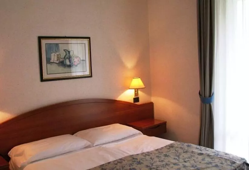 Camera Standard Vista Lago, Royal