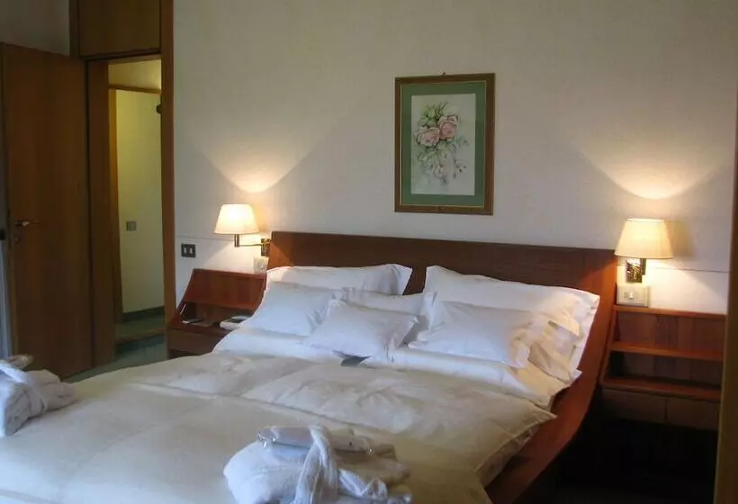 Camera Standard Vista Lago, Royal