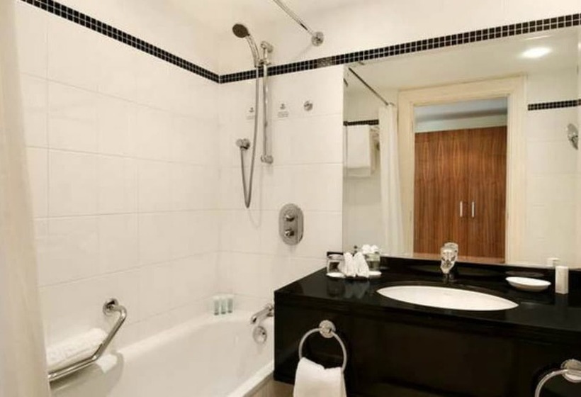 اتاق لوکس با چشم‌انداز, Hanoi Crystal