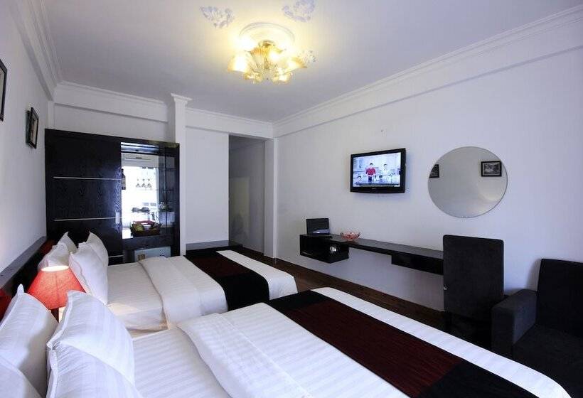 اتاق لوکس با چشم‌انداز, Hanoi Crystal