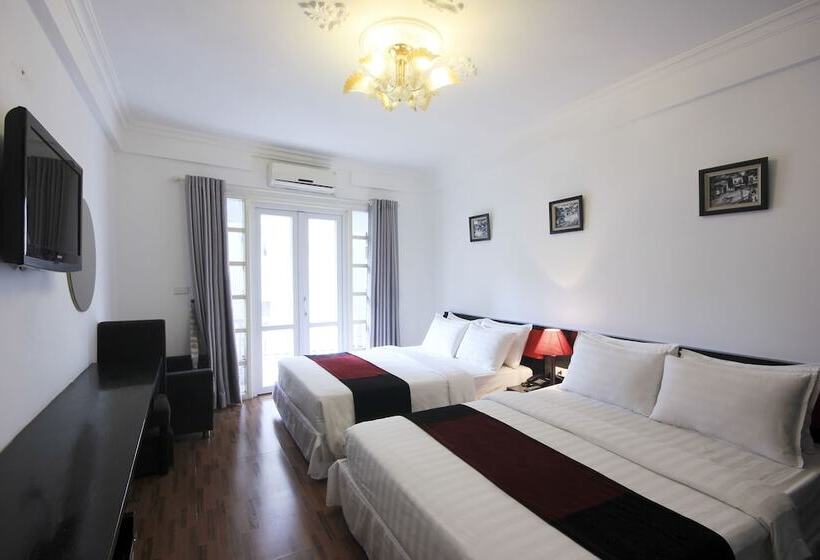 اتاق استاندارد سه نفره, Hanoi Crystal