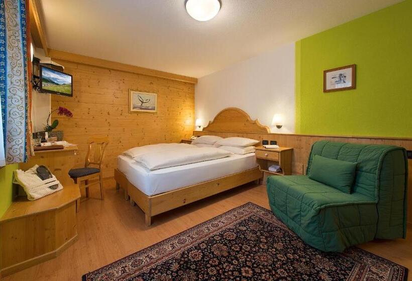 اتاق استاندارد, St. Michael