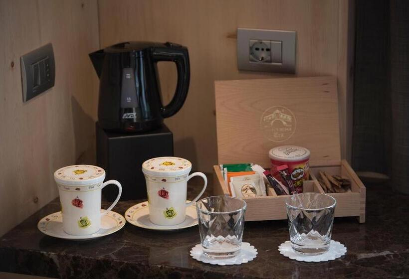 سوییت اجرایی, St. Michael