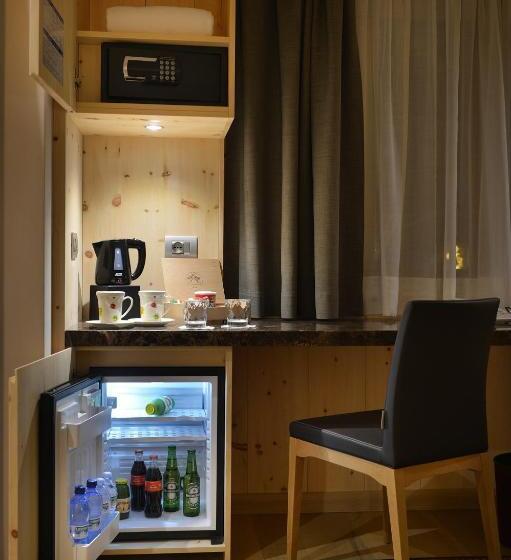 سوییت اجرایی, St. Michael