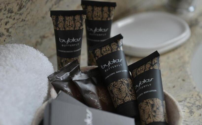 اتاق سوپریور با بالکن, St. Michael