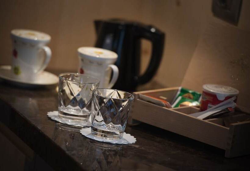 سوییت لوکس, St. Michael