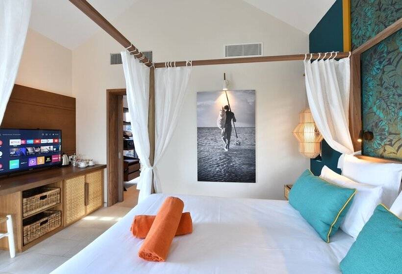 اتاق استاندارد با چشمانداز دریا, Constance Tekoma