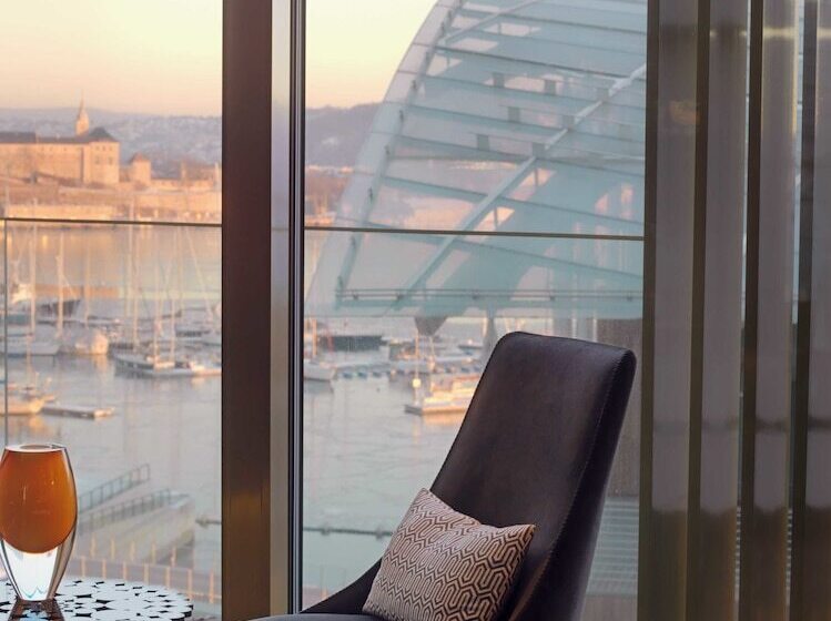 اتاق سوپریور, The Thief