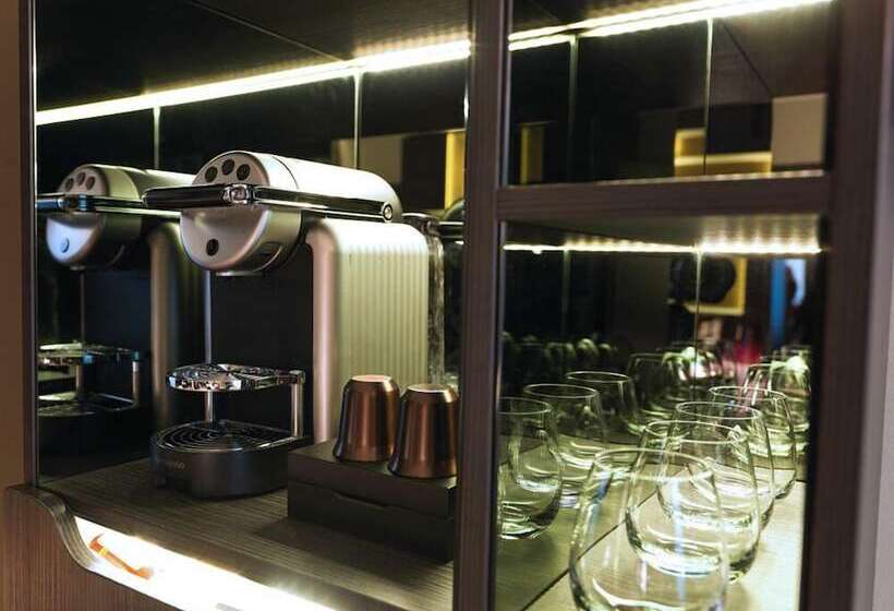 سوییت جونیور, The Thief