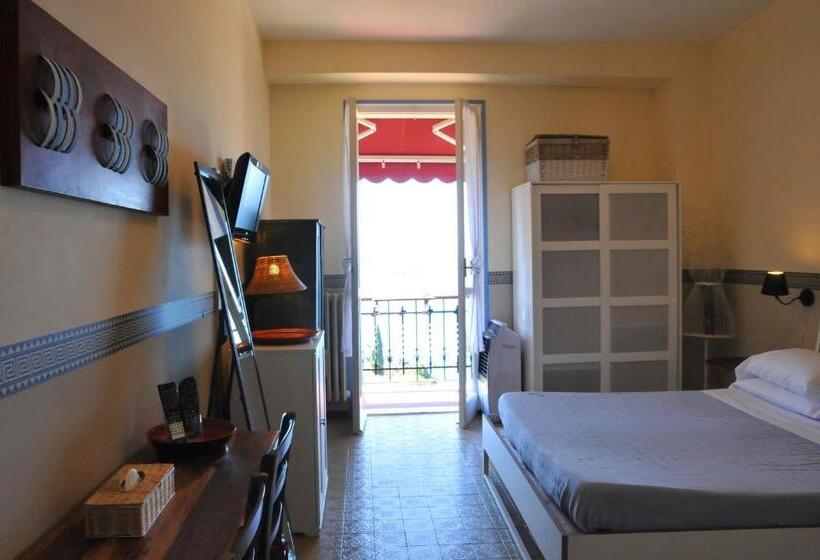 스탠다드 발코니 룸 바다 전망, Villa Belvedere